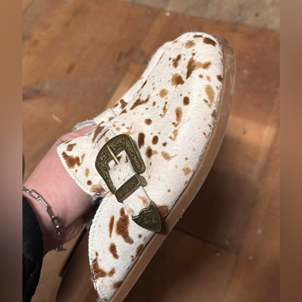 Cowhide Clogs - Picture 2 of 3